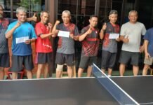 Fredy Apresiasi Antusiasme Peserta Mini Turnamen Pingpong BK Sports Center L12 Depok Senyum dan kebersamaan mewarnai foto bersama peserta mini turnamen pingpong BK Sports Center L12 Depok setelah seluruh pertandingan selesai. Foto: Harnas.id