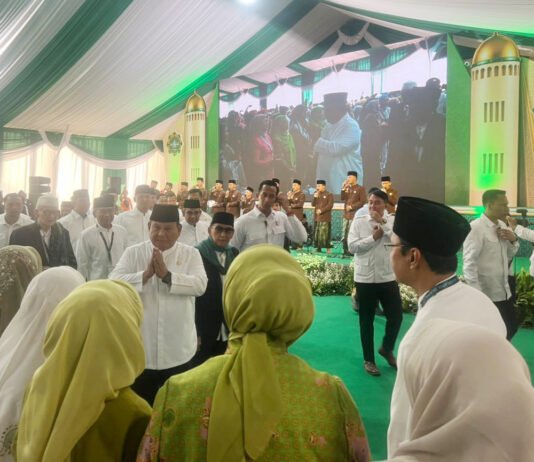 Muktamar NU ke-35 Resmi Dibuka Prabowo di Jombang, Pemilihan Pimpinan Jadi Agenda Utama Presiden Prabowo Subianto membuka Muktamar ke-35 Nahdlatul Ulama di Lapangan Untung Suropati, Tambakberas, Jombang.