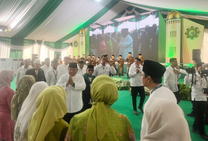 Presiden Prabowo Subianto membuka Muktamar ke-35 Nahdlatul Ulama di Lapangan Untung Suropati, Tambakberas, Jombang.