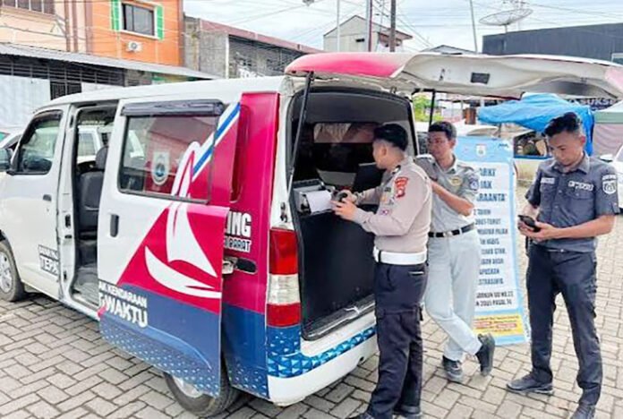Layanan Samsat Keliling Layani Pembayaran Pajak Kendaraan Bermotor. Foto: Istimewa Layanan Samsat Keliling Layani Pembayaran Pajak Kendaraan Bermotor. Foto: Istimewa