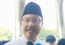 1.900 Pegawai Kemensos Terindikasi Judi Online, 42 di Antaranya ASN Menteri Sosial Saifullah Yusuf saat memberikan keterangan terkait data pegawai Kemensos terindikasi judi online. Foto: Istimewa