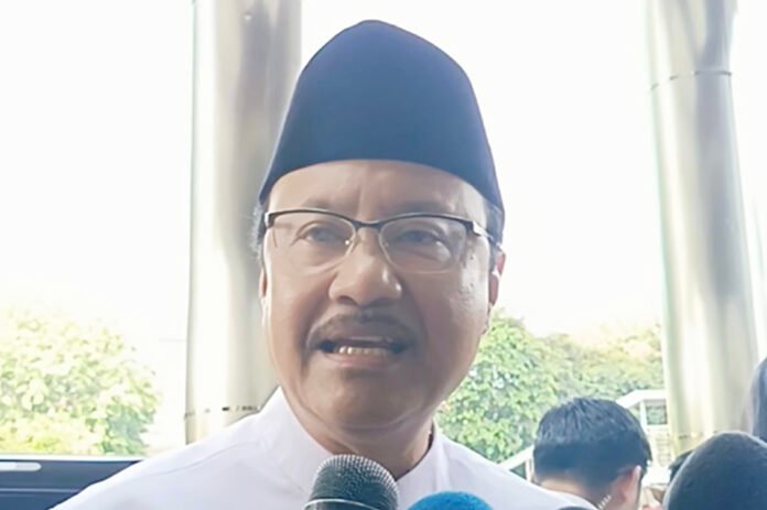 Menteri Sosial Saifullah Yusuf saat memberikan keterangan terkait data pegawai Kemensos terindikasi judi online. Foto: Istimewa Menteri Sosial Saifullah Yusuf saat memberikan keterangan terkait data pegawai Kemensos terindikasi judi online. Foto: Istimewa