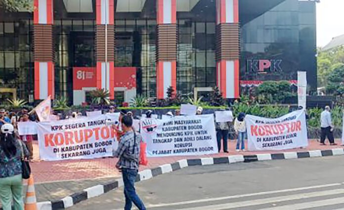 demo di Gedung Merah Putih KPK. Foto: Istimewa demo di Gedung Merah Putih KPK. Foto: Istimewa