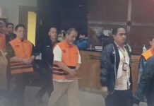 KPK Bongkar Alur Dugaan Suap HGB di Bogor, Delapan Orang Jadi Tersangka para tersangka usai diperiksa. Foto: Istimewa