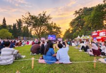 Tak Hanya Soal Panggung Musik, Sunset di Kebun Phase 2 Bawa Misi Konservasi Pengunjung Menikmati Suasana Festival Sunset di Kebun Phase 2, Kebun Raya Bogor. Foto: Harnas.id/utamisetio