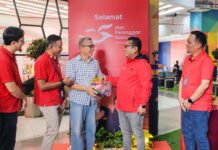 Hari Pelanggan Nasional 2026, Telkomsel Siapkan Beragam Promo dan Kejutan di Jabotabek Jabar Sepenuh hati memahami pelanggan, management Telkomsel menyapa di sejumlah GraPARI Jabotabek Jabar, sekaligus Telkomsel menghadirkan beragam promo menarik. Foto: Telkomsel