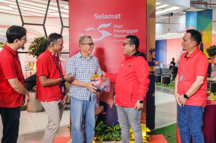 Sepenuh hati memahami pelanggan, management Telkomsel menyapa di sejumlah GraPARI Jabotabek Jabar, sekaligus Telkomsel menghadirkan beragam promo menarik. Foto: Telkomsel Sepenuh hati memahami pelanggan, management Telkomsel menyapa di sejumlah GraPARI Jabotabek Jabar, sekaligus Telkomsel menghadirkan beragam promo menarik. Foto: Telkomsel