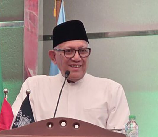 Gus Kikin Terpilih Jadi Ketum PBNU 2026-2031, Raih 472 Suara di Penjaringan KH Abdul Hakim Mahfudz atau Gus Kikin terpilih sebagai Ketua Umum PBNU periode 2026-2031 dalam Muktamar Ke-35 NU di Jombang. Foto: Istimewa