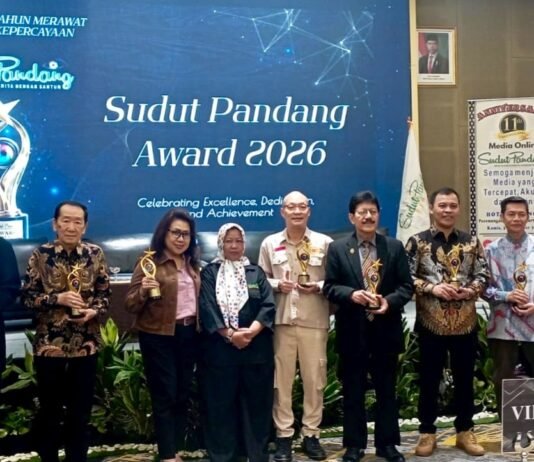 Media Sudut Pandang Rayakan HUT ke-11, Menkop Ferry Juliantono hingga OC Kaligis Raih Award