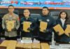 Paket Ganja 18 Kg Hendak Dikirim ke Sidoarjo, Polisi Amankan Pria 25 Tahun di Bogor Polisi menunjukkan barang bukti ganja dan obat keras tertentu hasil pengungkapan kasus narkotika di Kota Bogor. Foto: Istimewa