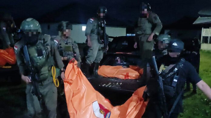 Personel Satgas Damai Cartenz melakukan pengamanan di wilayah Dekai, Kabupaten Yahukimo. (Dok. Polri)