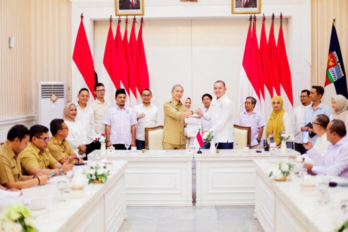 Wali Kota Bogor Dedie Rachim Saat Audiensi dengan APPMBGI Kota Bogor. Foto: Pemkot Bogor