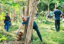 Bogor Timur Akhirnya Punya Calon TPU, Warga Sindangrasa Mulai Bersihkan Lahan 1.008 Meter Kerja bakti tersebut dipimpin langsung Wakil Wali Kota Bogor Jenal Mutaqin. Foto: Pemkot Bogor