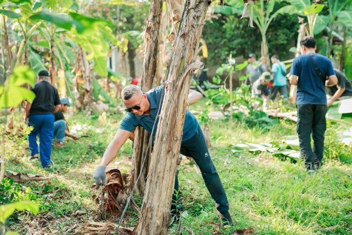 Kerja bakti tersebut dipimpin langsung Wakil Wali Kota Bogor Jenal Mutaqin. Foto: Pemkot Bogor