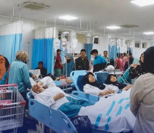 Lebih dari 500 Santri Sidoarjo Keracunan MBG, BGN Ungkap Masalah Distribusi Lebih dari 4 Jam Ratusan Santri Sidoarjo Terdampak Dugaan Keracunan MBG. Foto: Istimewa