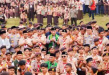 Kapolri Sebut Bonus Demografi Cuma Datang Sekali, Generasi Muda Diminta Siapkan Diri Menuju 2045 Kapolri Jenderal Polisi Listyo Sigit Prabowo bersama peserta Kemah Nasional Pramuka PUI 2026 di Sukabumi, Kamis (3/9/2026). Foto: Polri