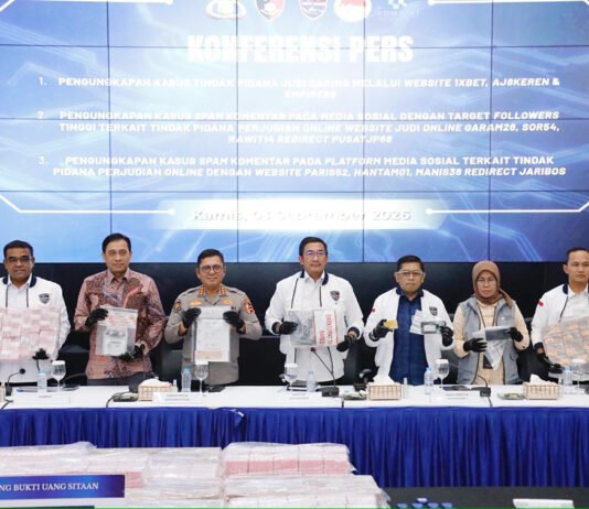 Bareskrim Bongkar Tiga Jaringan Judi Online, Transaksi Rp1 Triliun Lebih dan Dana Puluhan Miliar Dibekukan Bareskrim Polri menyampaikan pengungkapan tiga perkara perjudian online dalam konferensi pers di Jakarta, Kamis (3/9/2026). Foto: Bareskrim