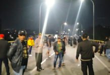 Bentrokan Warga Nunu dan Tatura Utara Pecah di Jembatan Lalove, Dua Orang Luka Situasi Jembatan Lalove Palu Usai Bentrokan Warga Nunu dan Tatura Utara. Foto: Harnas.id