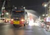 Abu Vulkanik Anak Krakatau Disebut Menyebar, Brimob Polda Metro Jaya Semprot Sejumlah Jalan Personel Brimob Polda Metro Jaya menyemprot ruas jalan sebagai antisipasi endapan abu vulkanik