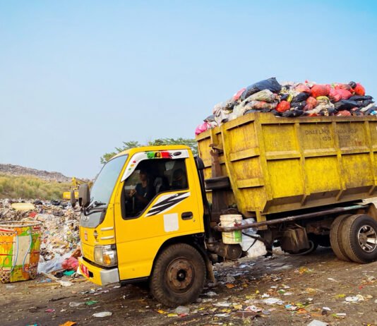 128 Truk Sampah Kembali Masuk TPAS Galuga, Pembuangan dari Kota Bogor Dibuka Lagi Truk Pengangkut Sampah Kota Bogor Kembali Memasuki TPAS Galuga Secara Bergiliran. Foto: Pemkot Bogor