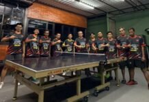 PTM Seven Spin Tampil di Sasak Cup IV, Harnas.id dan Dunia Usaha Dorong Pembinaan Atlet Tenis Meja Tim PTM Seven Spin Depok mengenakan jersey berlogo Harnas.id saat mengikuti Sasak The Challenger 2026 – Sasak Cup IV di Sasak Table Tennis Center, Kalimulya, Depok. Foto: Harnas.id