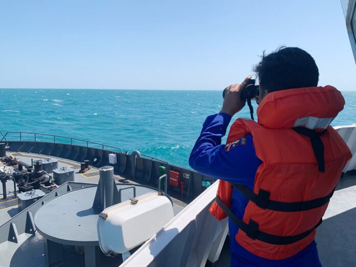 Kapal Polri Menyisir Perairan dalam Operasi Pencarian Korban KM Virgo Transport 8. Foto: Polri Kapal Polri Menyisir Perairan dalam Operasi Pencarian Korban KM Virgo Transport 8. Foto: Polri