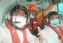 Dua Jenazah Korban KM Virgo Dievakuasi Polri dengan Helikopter dari Perairan Banjarmasin Helikopter Polri Evakuasi Dua Jenazah Korban KM Virgo Transport 8 dari Kapal Tongkang. Foto: Basarnas