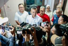 Api Melandai, 25 Petugas Masih Siaga di TPAS Galuga Awasi Bara Wakil Wali Kota Jenal Mutaqin menjelaskan adanya Petugas Gabungan Memantau Kondisi TPAS Galuga Pascakebakaran. Foto: Pemkot bogor