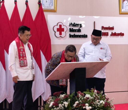 JK dan Pramono Resmikan Gedung Baru PMI DKI, Layani 1.200 Kantong Darah per Hari Ketua Umum PMI Jusuf Kalla bersama Gubernur DKI Jakarta Pramono Anung saat peresmian gedung baru PMI DKI Jakarta di Jalan Kramat Raya, Jakarta Pusat, Kamis (17/9/2026). Foto: harnas.id