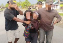 Satgas Damai Cartenz Tangkap Tersangka Penembakan ASN di Yahukimo Tim Satgas Operasi Damai Cartenz bersama Polres Yahukimo dalam penanganan perkara penembakan di Distrik Dekai. Foto: Satgas Cartenz
