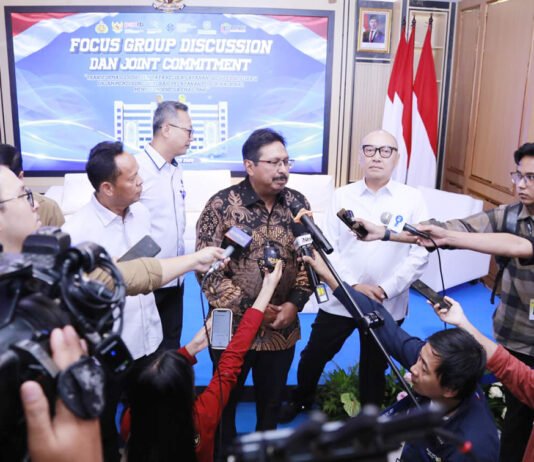 Polri Ubah Arah Layanan SKCK, Tak Lagi Sekadar Urusan Aplikasi FGD transformasi layanan SKCK Polri bersama kementerian dan lembaga di Jakarta. Foto: Harnas.id