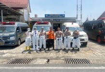 DVI Polda Kalsel Masih Identifikasi 16 Jenazah Korban KM Virgo Transport 8 Tim DVI Polda Kalsel yang melakukan proses identifikasi jenazah korban KM Virgo Transport 8 di RS Bhayangkara Banjarmasin. Foto: Polda Kalsel