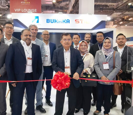 Bukaka Bawa Teknologi Garbarata Indonesia ke PTE Asia 2026 di Singapura Bukaka Teknik Utama menampilkan teknologi Passenger Boarding Bridge dalam PTE Asia 2026 di Singapura. Foto: Ist