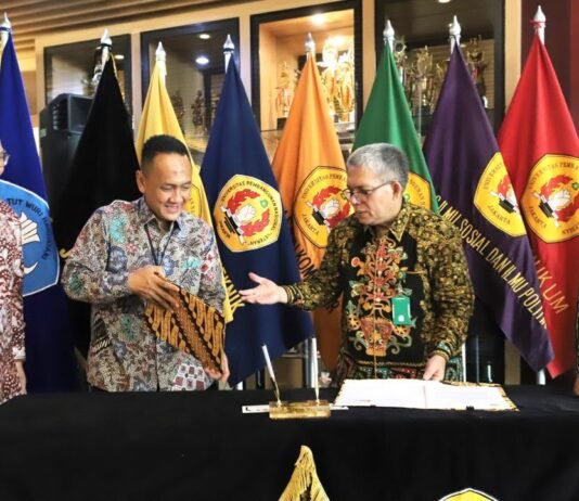 Bank Muamalat dan UPN Veteran Jakarta Perkuat Ekosistem Ekonomi Syariah Bank Muamalat dan UPN Veteran Jakarta Perkuat Ekosistem Ekonomi Syariah. Foto: Harnas.id