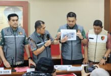 Bupati Gowa Jadi Tersangka Dugaan Korupsi Perizinan, Polisi Sita Rumah dan Mobil Bupati Gowa Sitti Husniah Talenrang Ditetapkan sebagai Tersangka Dugaan Korupsi Perizinan. Foto: Polri