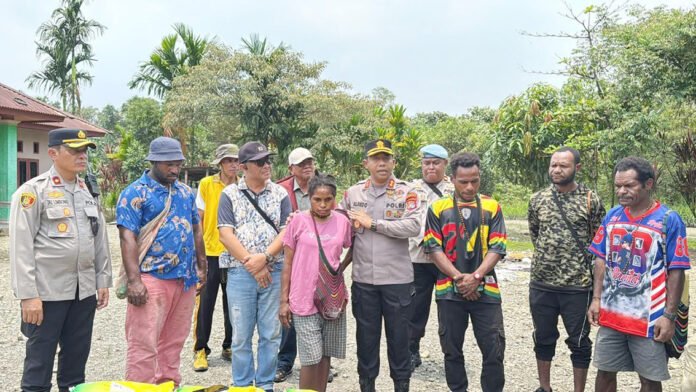 Demerina Uwamang Diserahkan kepada Keluarga Setelah Menjalani Perawatan di Timika. Foto: Istimewa