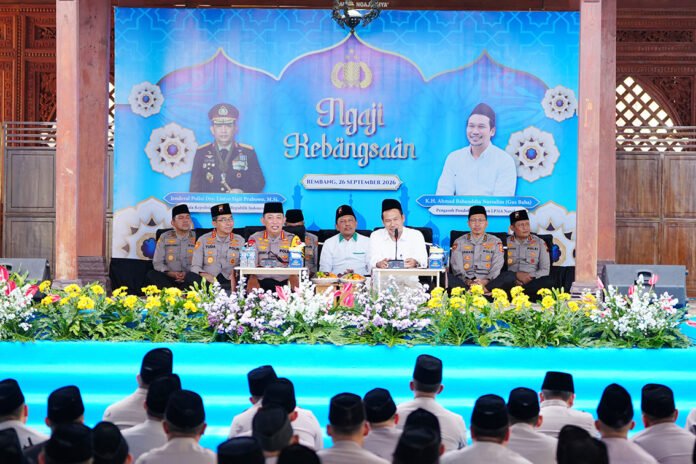 Ngaji Kebangsaan Gus Baha Bersama Santri dan Jajaran Polri di Rembang. Foto: Polri