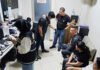 Lima WN China Ditangkap di Batam, 9,4 Kg Bubuk Mengandung Mineral Emas Diamankan Petugas Mengamankan 36 Bungkusan Bubuk Mengandung Mineral Emas di Batam.