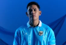Jersey Ketiga Timnas Indonesia Resmi Dirilis, Usung Filosofi Laut dan Kuncup Melati Jersey ketiga Timnas Indonesia resmi diperkenalkan Kelme, Kamis (17/9/2026). Berwarna biru muda, seragam ini mengangkat unsur laut dan kuncup bunga melati sebagai bagian dari filosofi desain. Foto: Harnas.id/ Istimewa
