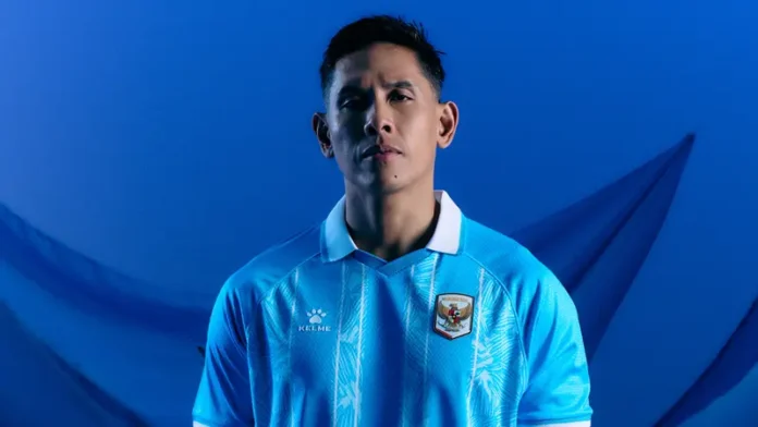 Jersey ketiga Timnas Indonesia resmi diperkenalkan Kelme, Kamis (17/9/2026). Berwarna biru muda, seragam ini mengangkat unsur laut dan kuncup bunga melati sebagai bagian dari filosofi desain. Foto: Harnas.id/ Istimewa