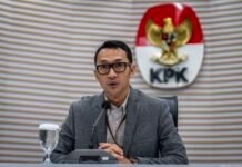KPK Geledah Kantor ATR/BPN, Ruang Dirjen Pengendalian Tanah Jadi Sasaran Juru Bicara KPK Budi Prasetyo menyampaikan perkembangan penggeledahan di lingkungan Kementerian ATR/BPN terkait penyidikan perkara dugaan tindak pidana korupsi, Kamis (17/9/2026). Foto: Istimewa