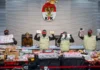 Rp106,3 Miliar Disita KPK dari OTT HGB Bogor, Pintu Masuk Bongkar Dugaan Korupsi di ATR/BPN? KPK menunjukkan barang bukti uang tunai dalam OTT terkait dugaan korupsi pengurusan HGB di Kabupaten Bogor. KPK menyita barang bukti sekitar Rp106,3 miliar. Foto: KPK