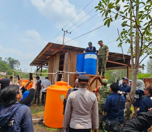 Tim Ekspedisi Patriot Unpad Resmikan Instalasi Pengolahan Air, Perkuat Akses Air Bersih di Bomberay–Tomage