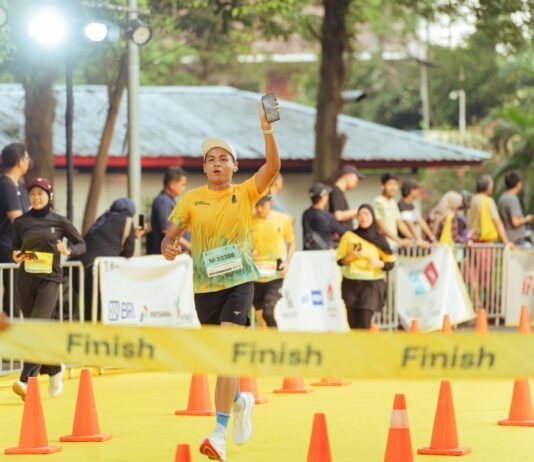 Dari Garis Start Hingga Upload Konten di Garis Finish: Indosat 5G Temani Ribuan Pelari Rayakan Momen Emosional di UIHM