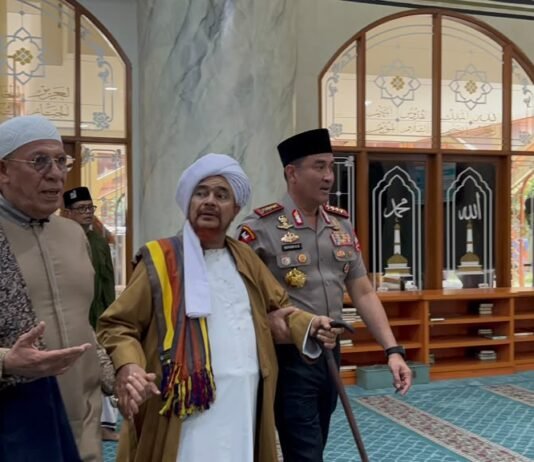 Kapolri Silaturahmi dengan Habib Umar bin Hafidz, Perkuat Sinergi Ulama dan Polri