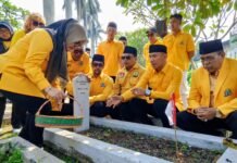 HUT ke-62 Golkar, DPD Kota Bogor Tabur Bunga di TMP Dreded dan Bagikan 620 Paket Nasi Kuning