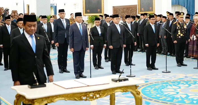 18 dilantik pejabat di Istana Negara Jakarta. Foto: Dok. Sekretariat Presiden