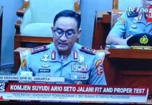 Fit and Proper Test Calon Kapolri, Suyudi Bawa Gagasan Polisi Bersama Rakyat Komjen Pol Suyudi Ario Seto menjalani uji kelayakan dan kepatutan sebagai calon Kapolri di Komisi III DPR RI, Jakarta, Kamis (1/10/2026). Foto: Tangkapan Layar