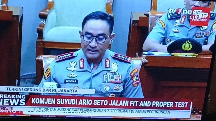 Komjen Pol Suyudi Ario Seto menjalani uji kelayakan dan kepatutan sebagai calon Kapolri di Komisi III DPR RI, Jakarta, Kamis (1/10/2026). Foto: Tangkapan Layar