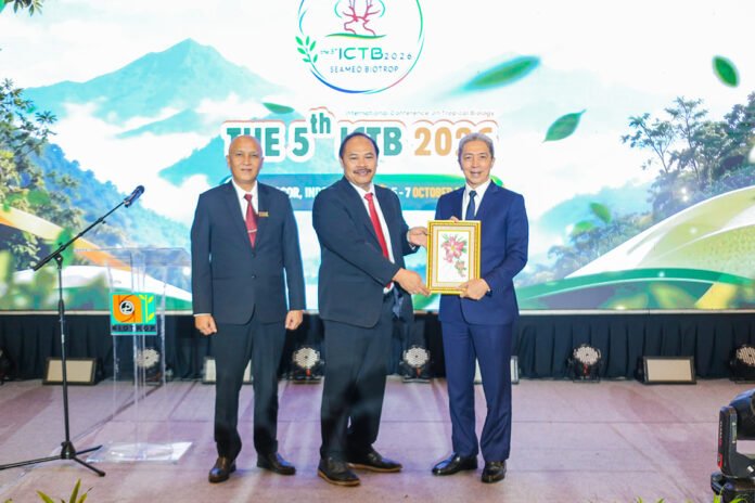 Wali Kota Bogor Dedie A. Rachim menghadiri The 5th International Conference on Tropical Biology di IPB ICC. Foto: Pemkot Bogor